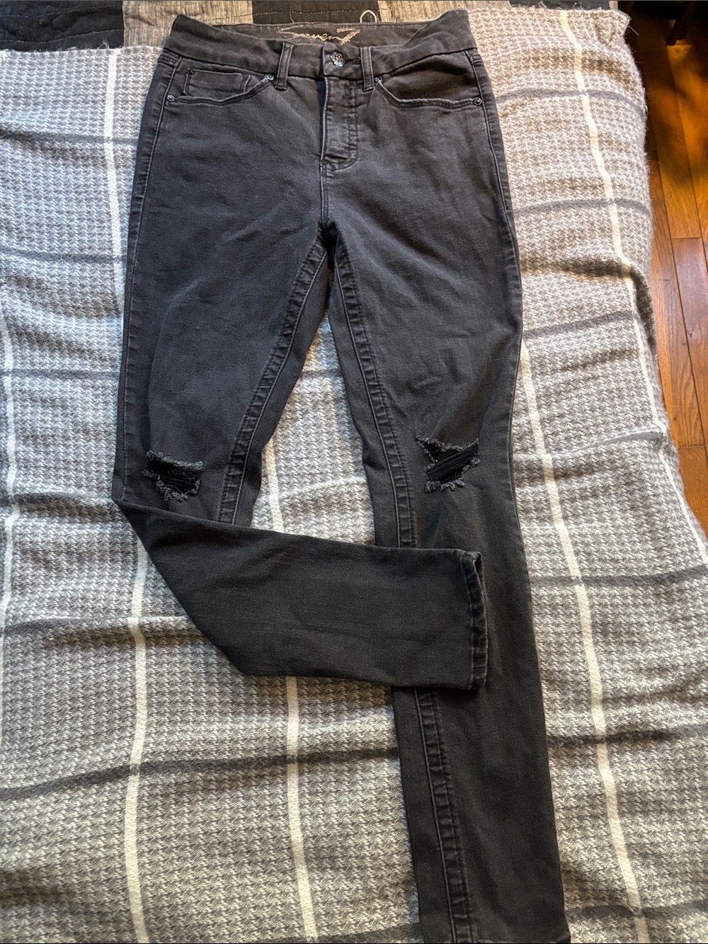 Seven7 Charcoal/Black Skinny Jeans with Knee Rips